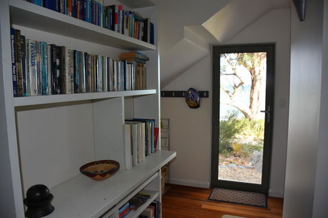 Beachside Taroona With Spa - Accommodation Burleigh 10