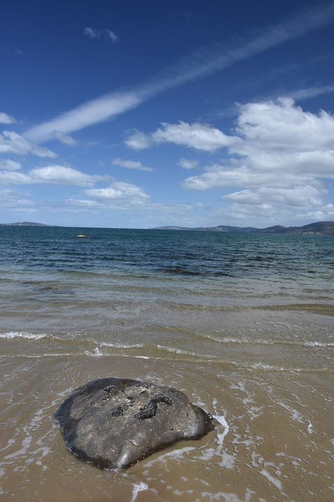 Beachside Taroona With Spa - Accommodation Burleigh 31