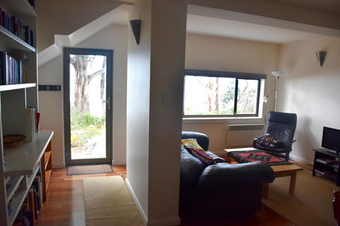 Beachside Taroona With Spa - Accommodation Burleigh 7