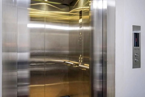 Battery Point Apartment With Car Park - Accommodation Burleigh 19