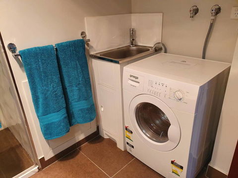 Battery Point Apartment With Car Park - Accommodation Burleigh 17