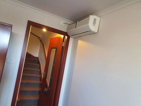 Battery Point Apartment With Car Park - Accommodation Burleigh 22