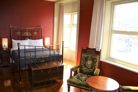 The Tasmanian Inn - Accommodation Burleigh 14