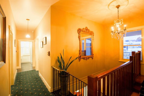 The Tasmanian Inn - Accommodation Burleigh 43