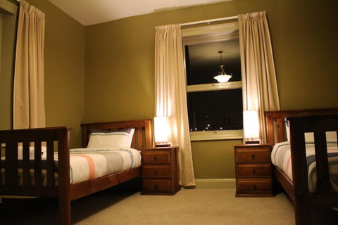 The Tasmanian Inn - Accommodation Burleigh 39