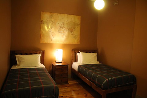 The Tasmanian Inn - Accommodation Burleigh 10