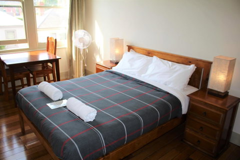 The Tasmanian Inn - Accommodation Burleigh 22
