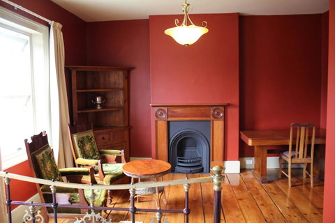 The Tasmanian Inn - Accommodation Burleigh 30