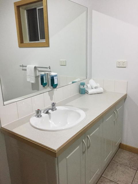 White Sands Estate Unit 24 - Accommodation Burleigh 12