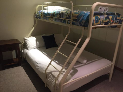 White Sands Estate Unit 24 - Accommodation Burleigh 8