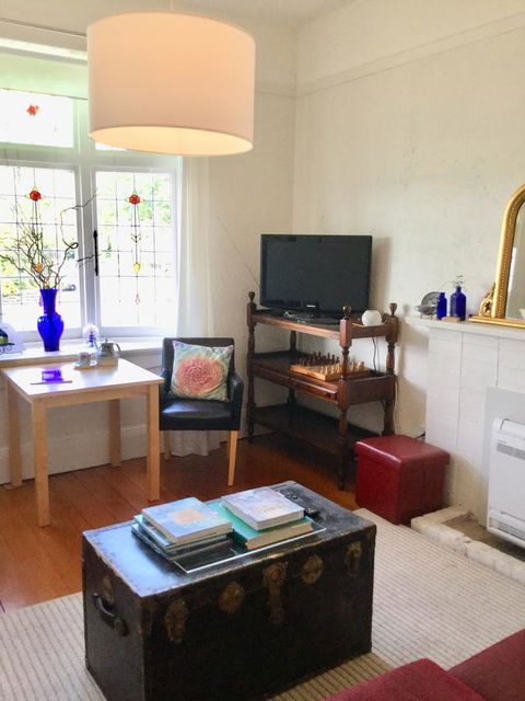 Sandy Bay Cottage - Accommodation Burleigh 10