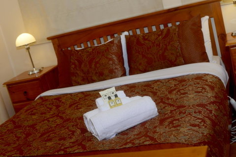 Edinburgh Gallery Bed & Breakfast - Accommodation Burleigh 20