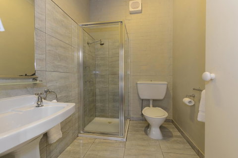 Edinburgh Gallery Bed & Breakfast - Accommodation Burleigh 15