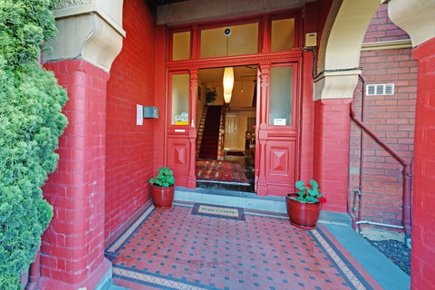 Edinburgh Gallery Bed & Breakfast - Accommodation Burleigh 1