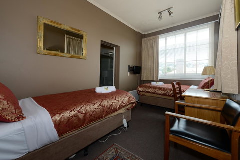 Edinburgh Gallery Bed & Breakfast - Accommodation Burleigh 7