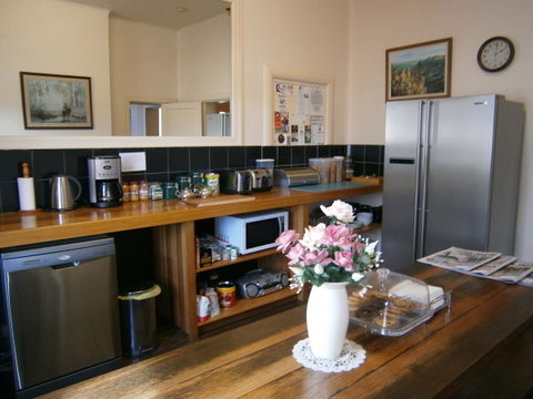 Edinburgh Gallery Bed & Breakfast - Accommodation Burleigh 5