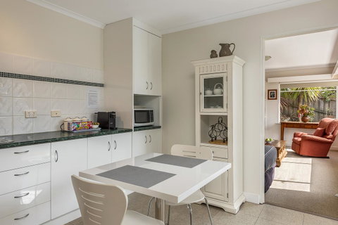 Moonrise View Apartment - Accommodation Burleigh 0
