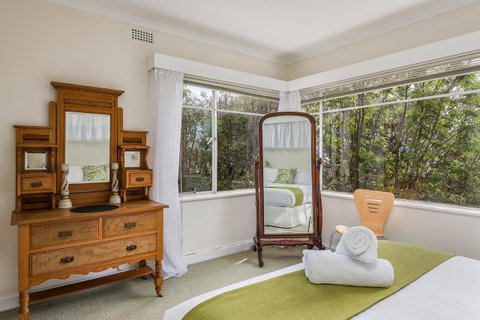 Moonrise View Apartment - Accommodation Burleigh 8