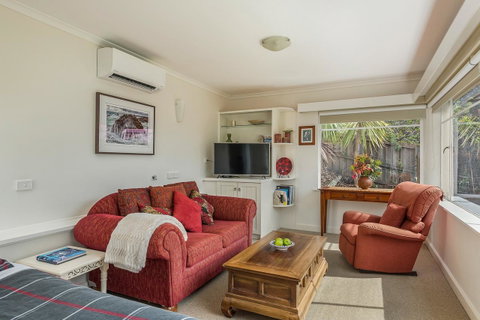 Moonrise View Apartment - Accommodation Burleigh 1