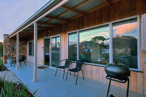 Freycinet Stone Studio 6 - Mica - Accommodation Burleigh 5