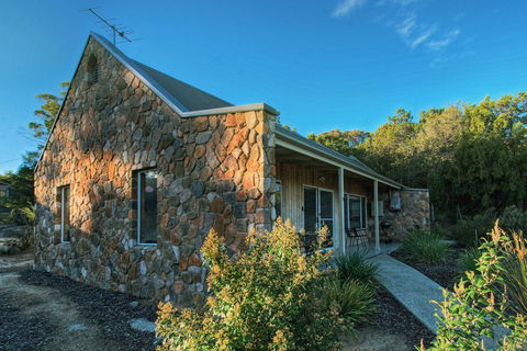 Freycinet Stone Studio 6 - Mica - Accommodation Burleigh 8