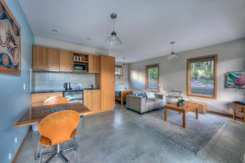 Freycinet Stone Studio 6 - Mica - Accommodation Burleigh 2