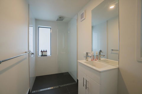 Amazing Sea Views Luxury Guest House - Accommodation Burleigh 11