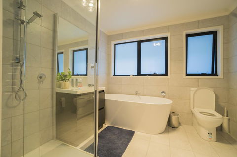 Amazing Sea Views Luxury Guest House - Accommodation Burleigh 3