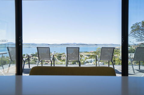 Amazing Sea Views Luxury Guest House - Accommodation Burleigh 0