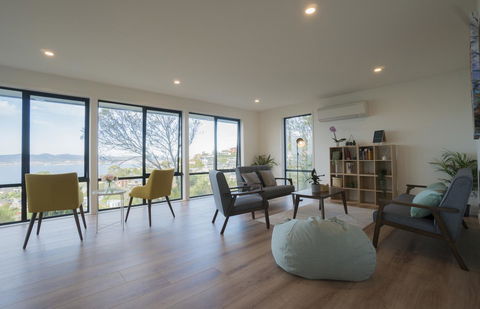 Amazing Sea Views Luxury Guest House - Accommodation Burleigh 7