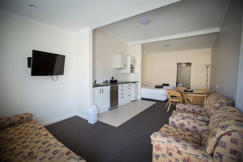 Abel Tasman Airport Motor Inn - Accommodation Burleigh 38