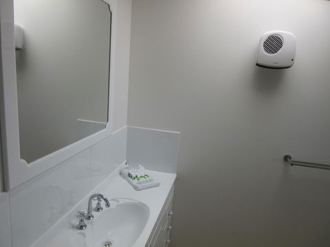 Abel Tasman Airport Motor Inn - Accommodation Burleigh 18