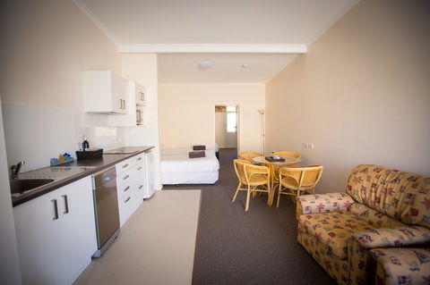 Abel Tasman Airport Motor Inn - Accommodation Burleigh 32