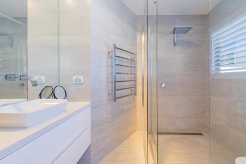 Nature & Relax House, Panoramic Sea View, Free Parking 37 - Accommodation Burleigh 18