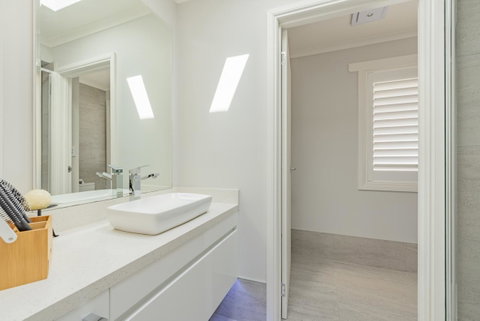 Nature & Relax House, Panoramic Sea View, Free Parking 37 - Accommodation Burleigh 17