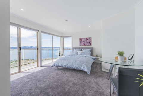 Nature & Relax House, Panoramic Sea View, Free Parking 37 - Accommodation Burleigh 32