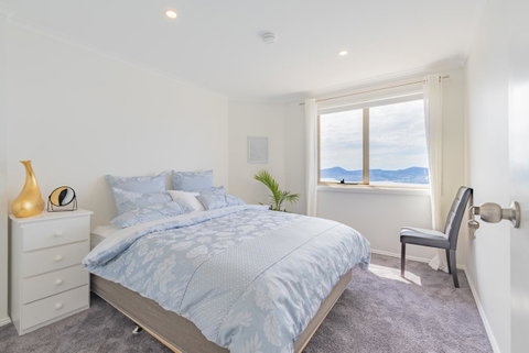 Nature & Relax House, Panoramic Sea View, Free Parking 37 - Accommodation Burleigh 12