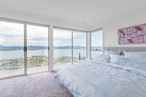 Nature & Relax House, Panoramic Sea View, Free Parking 37 - Accommodation Burleigh 31