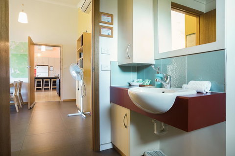 Arthur Riverfront And Sea Lodge Downstream - Accommodation Burleigh 17