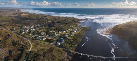 Arthur Riverfront And Sea Lodge Downstream - Accommodation Burleigh 1