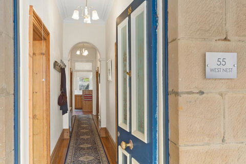 WEST NEST | Classic 3BR Hobart Terrace BEST Location, View, Close To City - Accommodation Burleigh 25