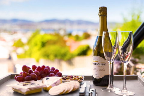 WEST NEST | Classic 3BR Hobart Terrace BEST Location, View, Close To City - Accommodation Burleigh 28