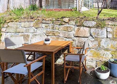 WEST NEST | Classic 3BR Hobart Terrace BEST Location, View, Close To City - Accommodation Burleigh 21