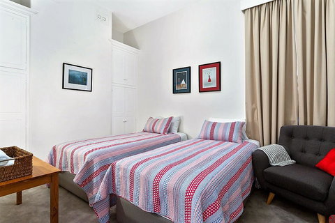 WEST NEST | Classic 3BR Hobart Terrace BEST Location, View, Close To City - Accommodation Burleigh 12