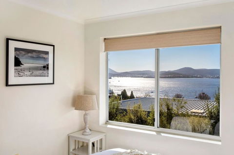 Sandcastle At Sandy Bay - Accommodation Burleigh 11