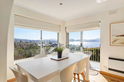Sandcastle At Sandy Bay - Accommodation Burleigh 19