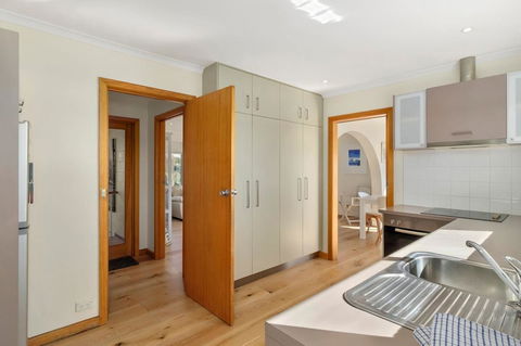 Sandcastle At Sandy Bay - Accommodation Burleigh 21