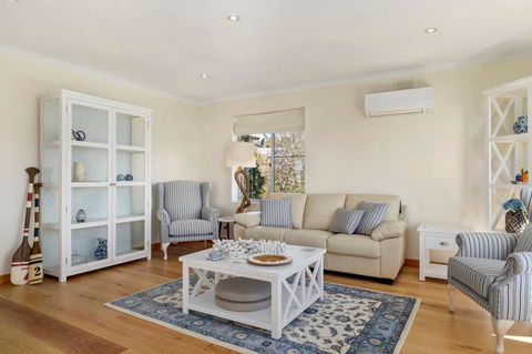 Sandcastle At Sandy Bay - Accommodation Burleigh 20