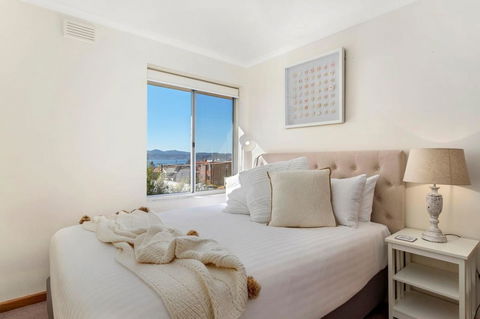 Sandcastle At Sandy Bay - Accommodation Burleigh 1