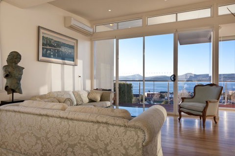 567 Sandy Bay - Accommodation Burleigh 0